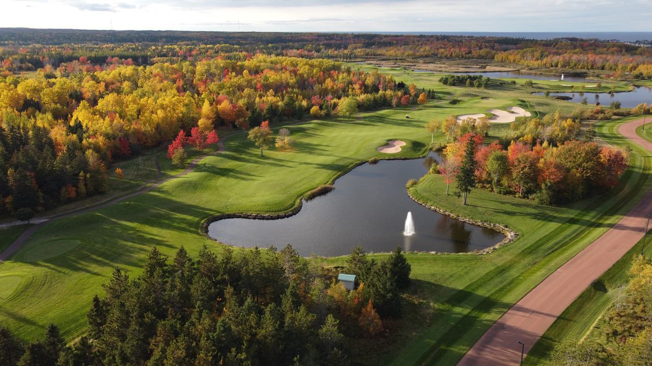 Fox Harb'r Resort fall grounds